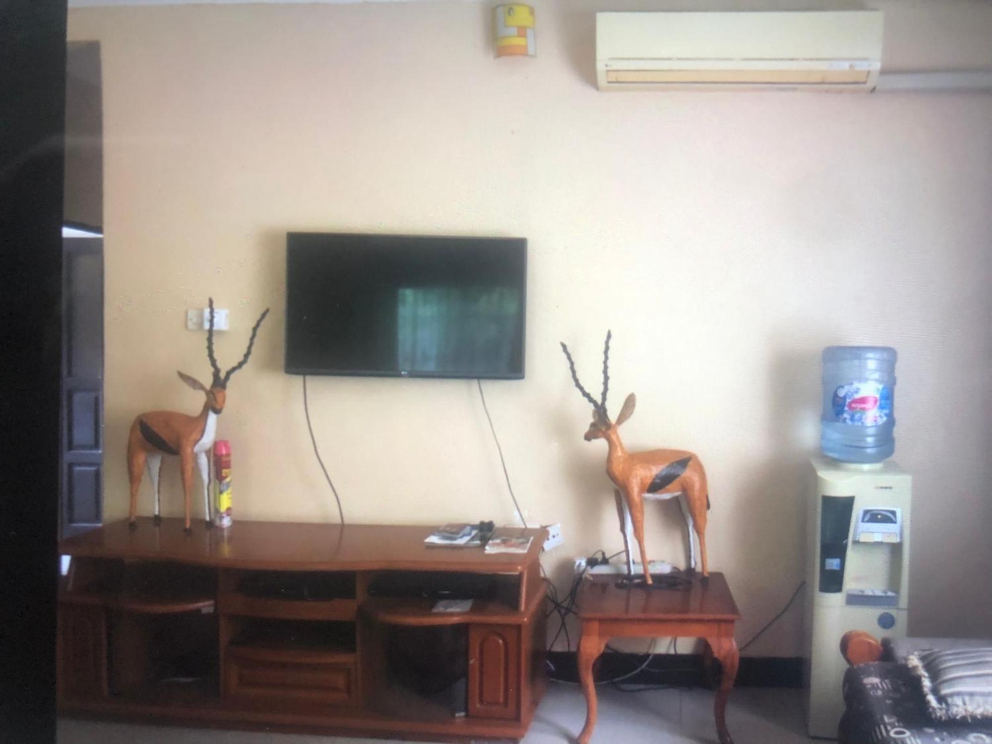 Tatys Homestay Dar es Salaam Exterior foto