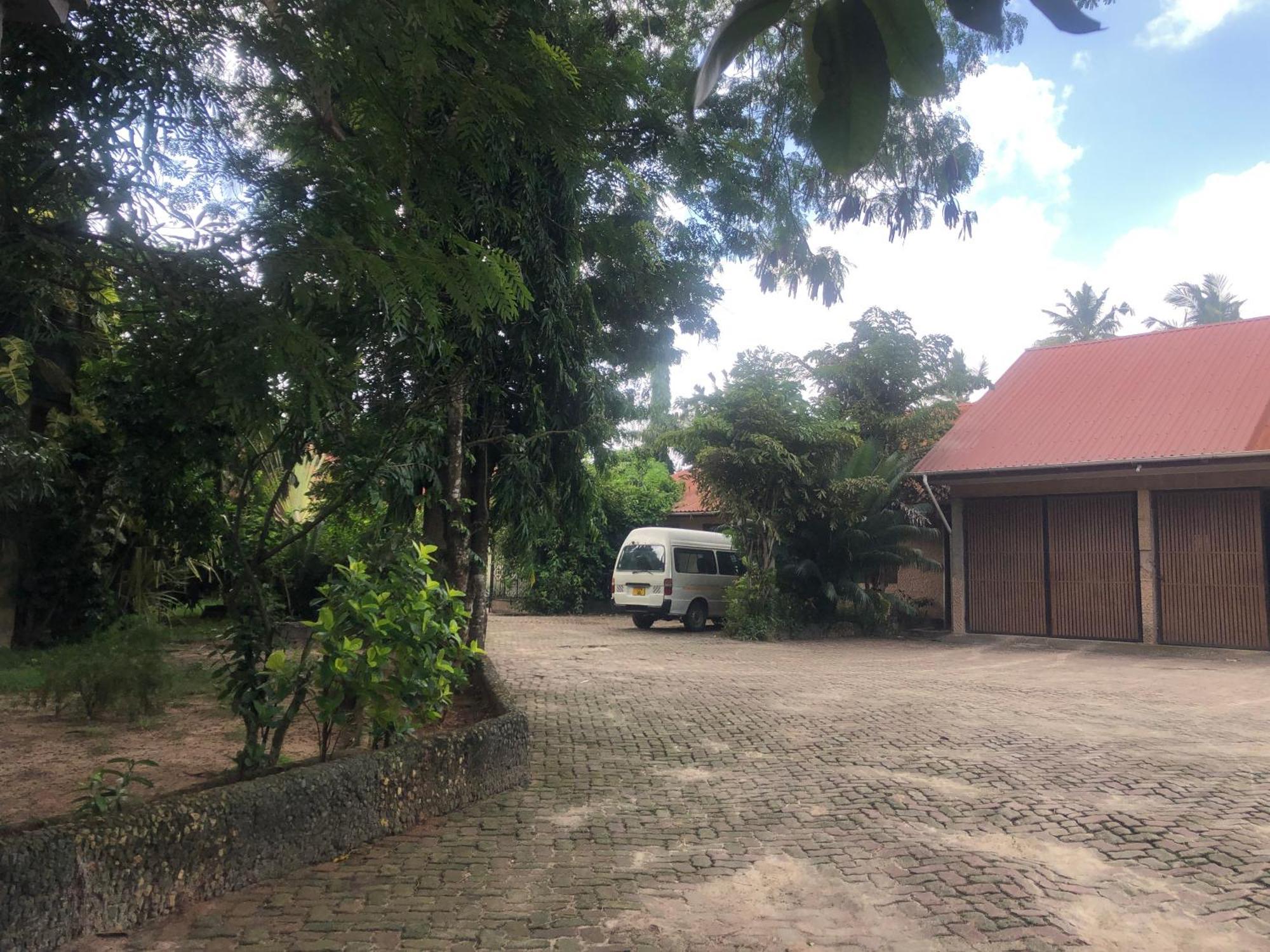 Tatys Homestay Dar es Salaam Exterior foto
