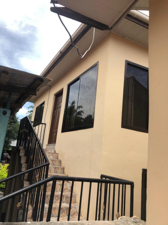 Tatys Homestay Dar es Salaam Exterior foto